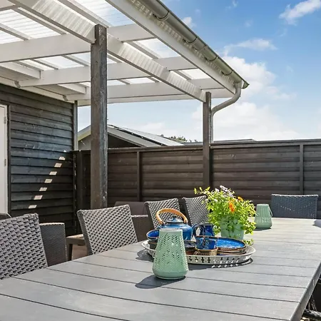 Semesterbostad Thala - 500m From The Sea By Interhome