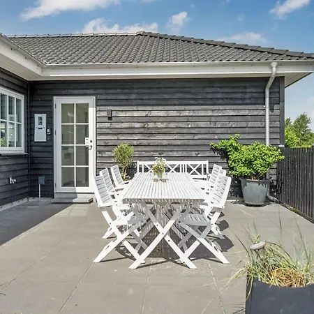 Semesterbostad Thala - 500m From The Sea By Interhome *